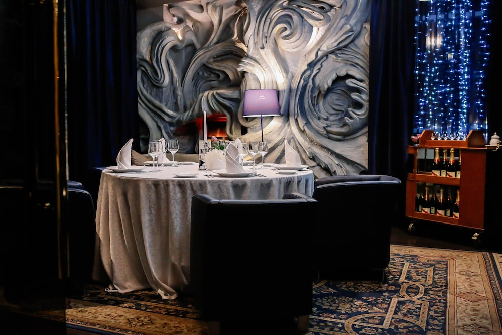 Almaz Hotel