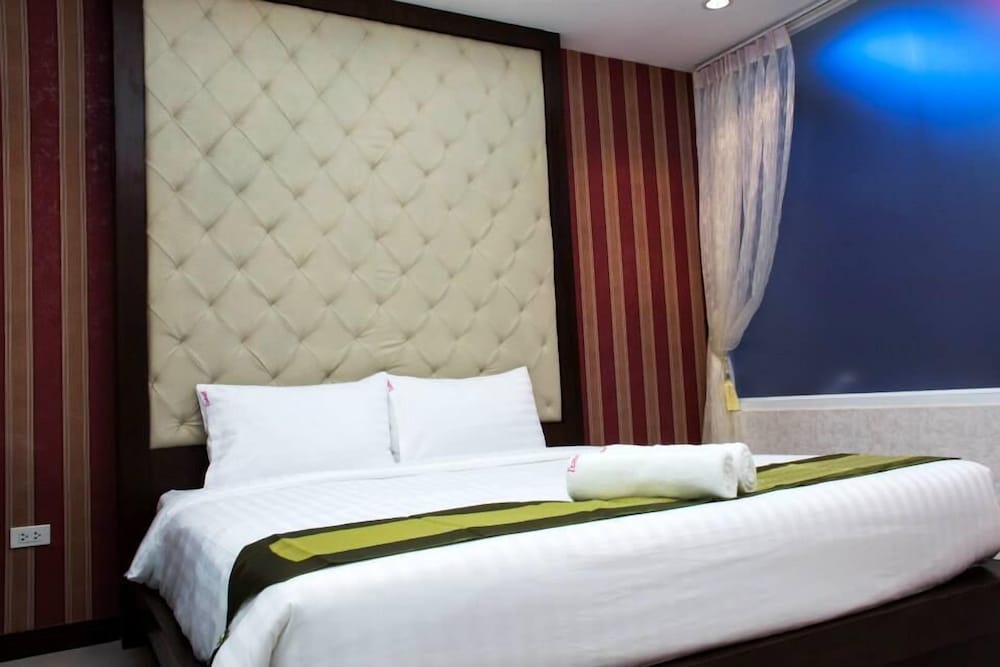 Roses Hua Hin Hotel