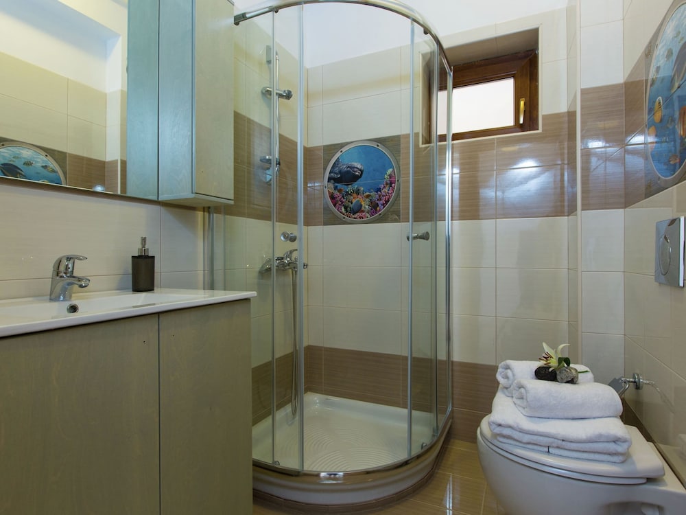 Villa in Crete With Private Pool & Beaches Nearby photo 3