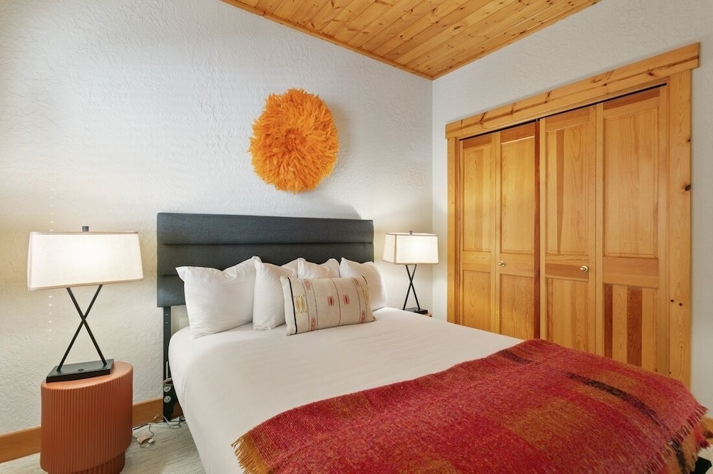 301 - Three Bedroom with Spa Bristlecone 3 Condo