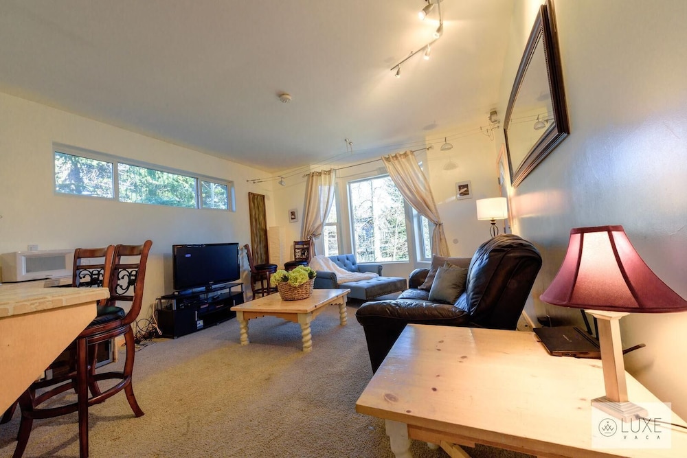 Lake Tahoe Vacations - Mv25: Waterfront Tahoe Keys Home -30 Days Minimum - Property Image 12