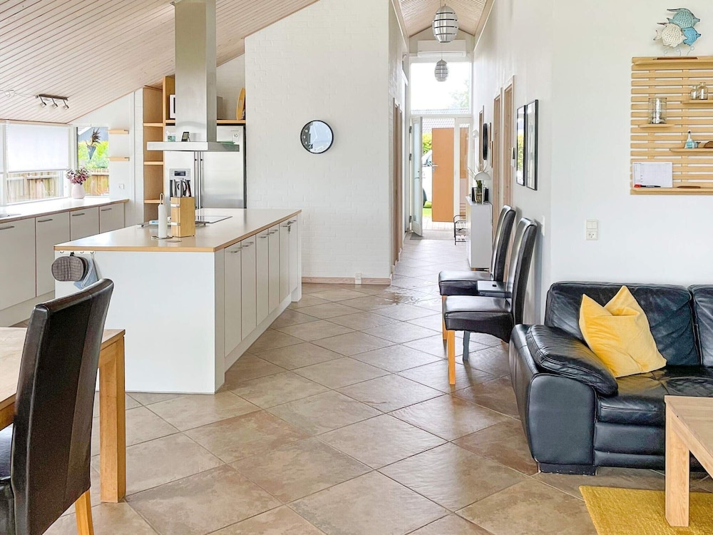 Modern Beach House - By Traum Ferienwohnungen view 5