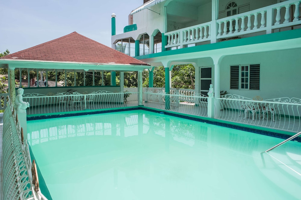 Diamond Villas and Suites