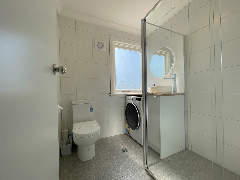 Globe Apartments
