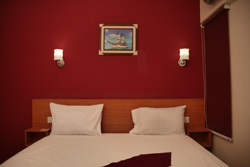 Remarkable Diamond Apartment Dha Defense Karachi view 5