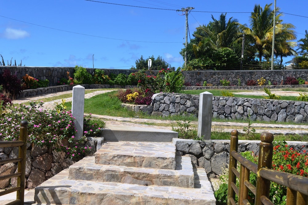 Domaine Les Rosiers Guest House