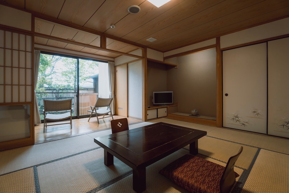 Hakusui Onsen Takenokura Sansou