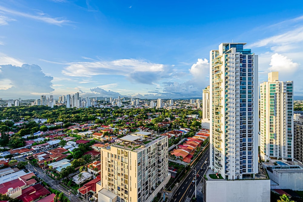 w Prestigious 2BR w Perfect Balcony View
