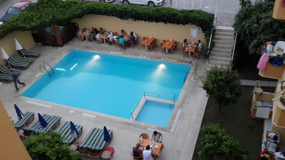 Caner Hotel