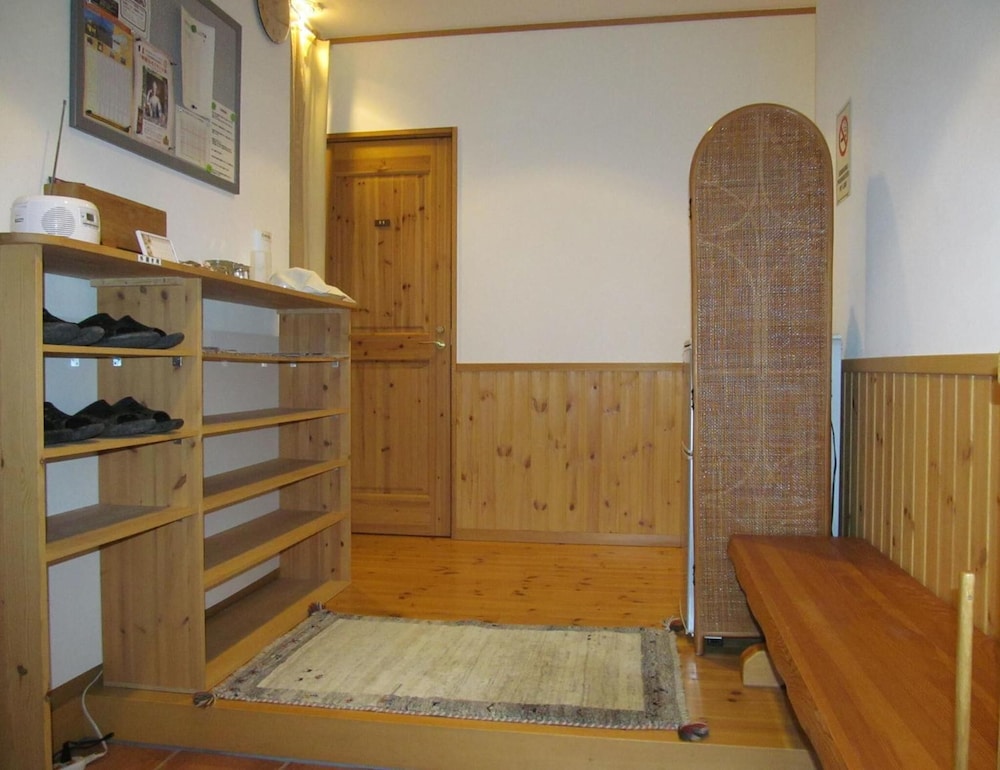 Lodge Orange Cabin