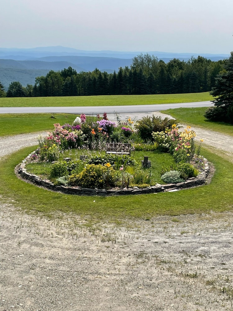 Cooper Hill Inn