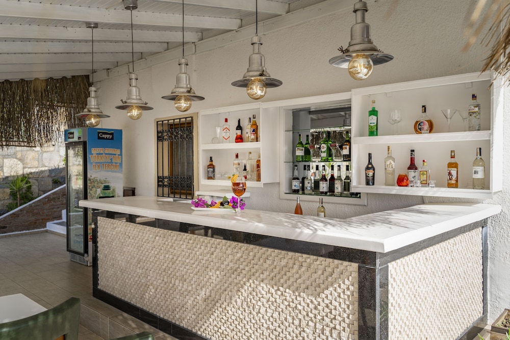 Queen Boutique Hotel - Image 20