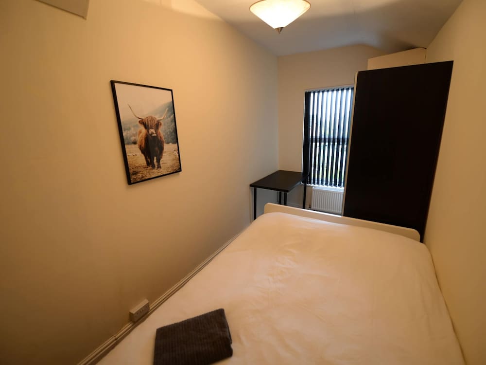 Spacious Apartment in Coventry near Belgrade Theatre view 4