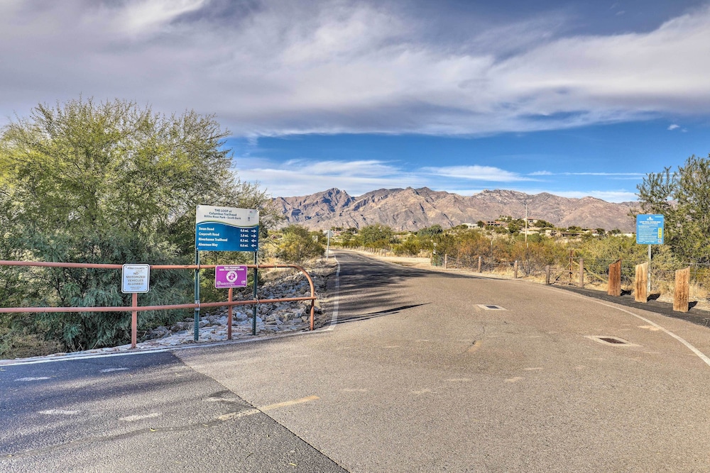 Sunny Tucson Townhome w/ Patio & Mountain Views! view 4