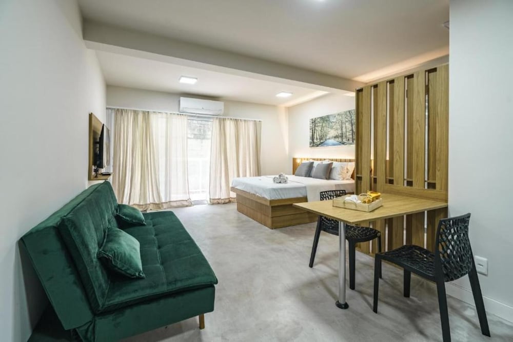 Loft's Green Island