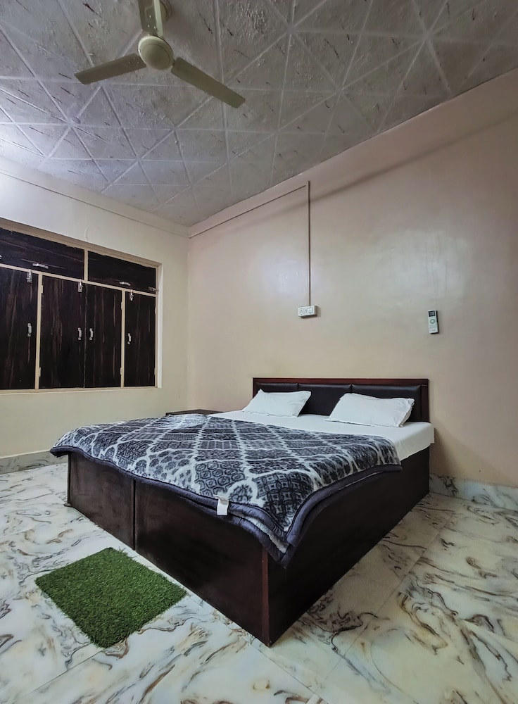 Brajrani Hotel