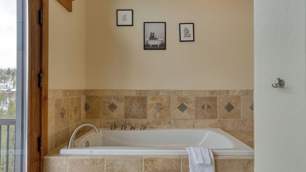 Skate Bowl, Hot Tub & Game Room Breckenridge Adventure Chalet by Avantstay