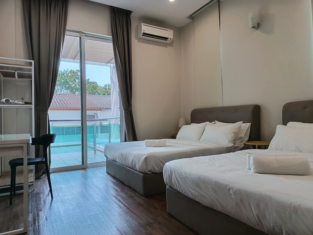 myRoom at 11 J Adams