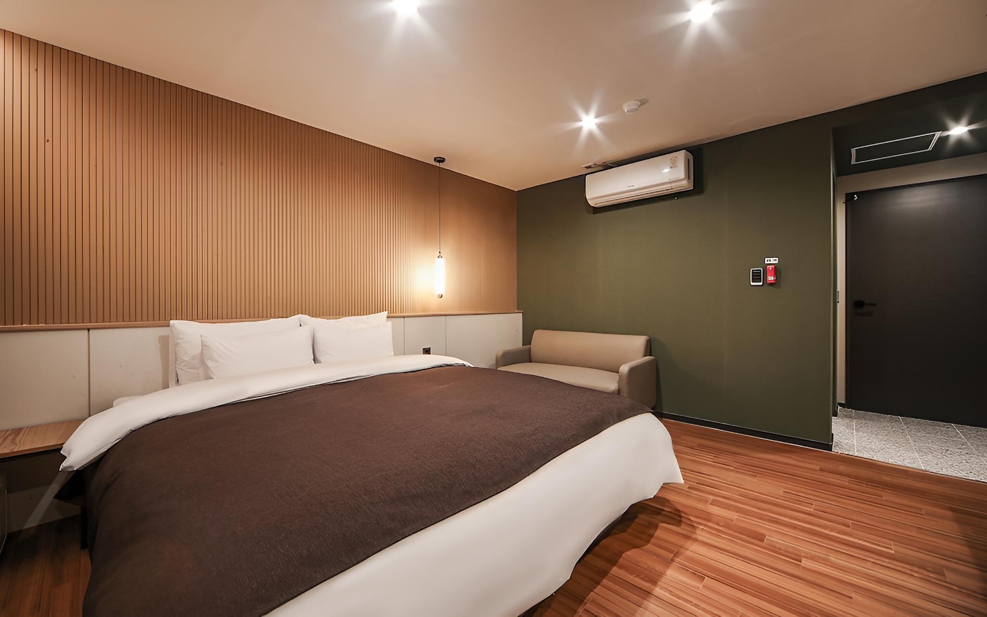 Gimhae Jangyu Hotel 101 view 5