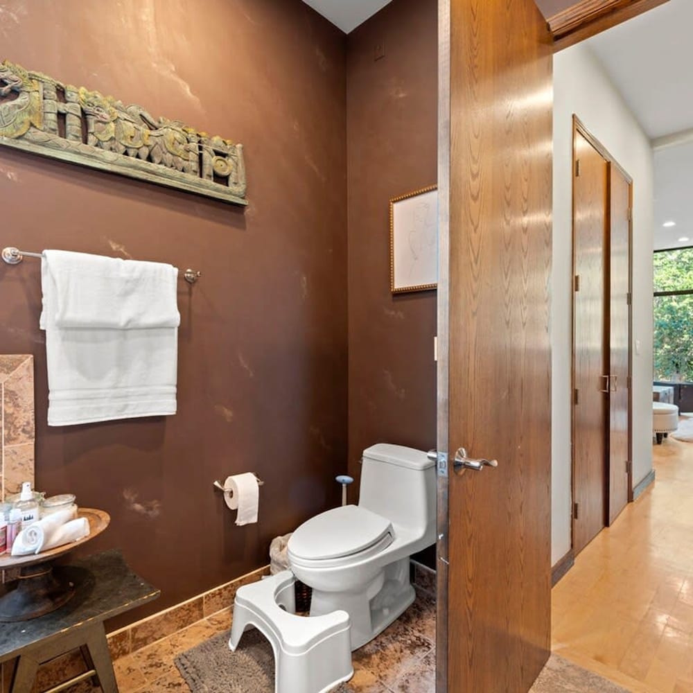 Zen Oasis of Elegance Expansive Executive Home