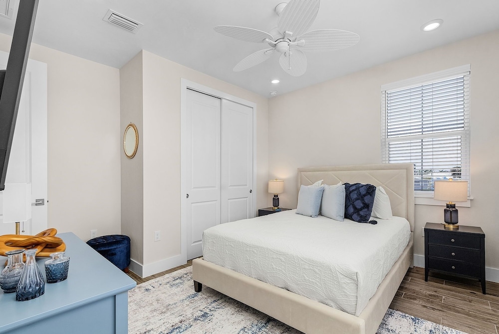 209 Seabreeze Escape: NEW Spacious 5-Bedroom Pool Home 5 Home