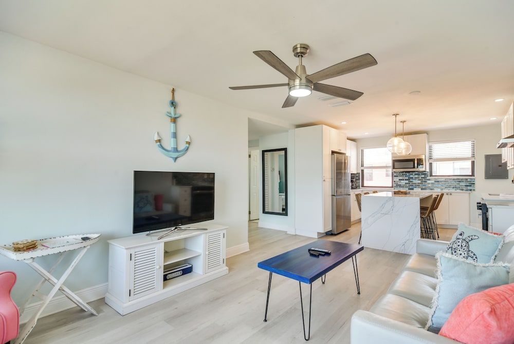 Condo at Upham Beach Park w/ Heated Pool Access!