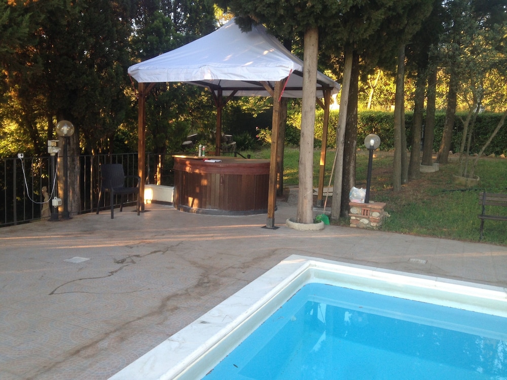 Photo 6
