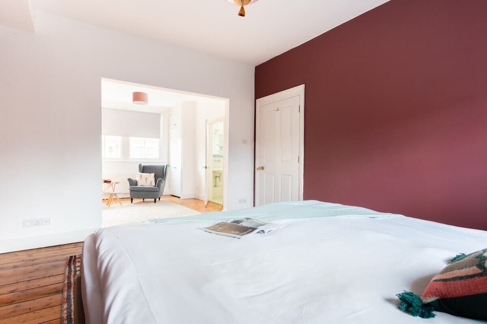 The Glasshouse Escape - 5BDR Victorian Jewel with Modern Twists in Jericho