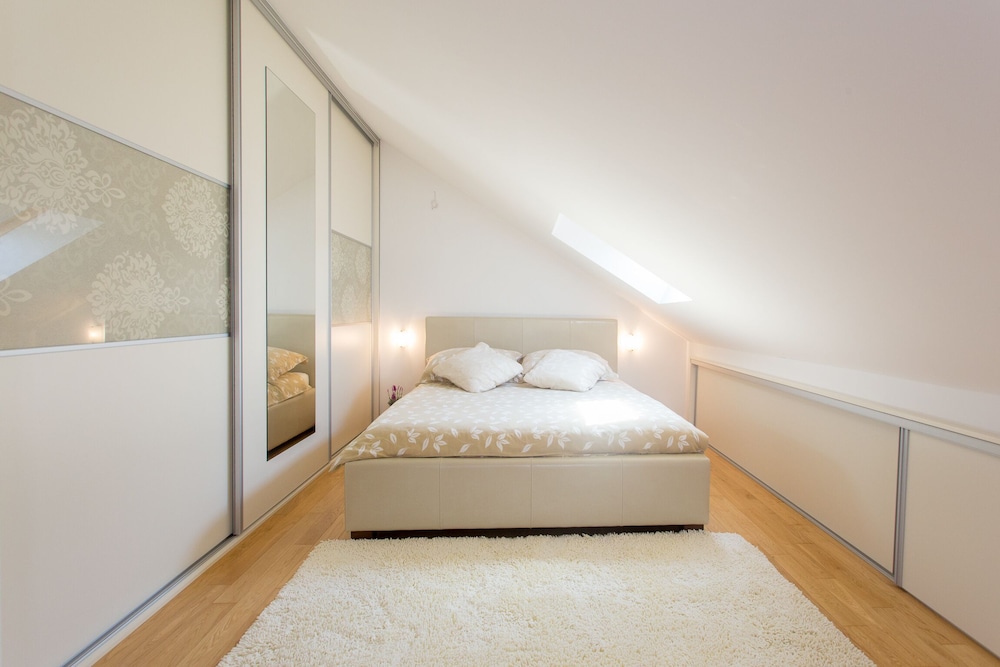 Summer Seaside Pearl Apartment Kastela view 2
