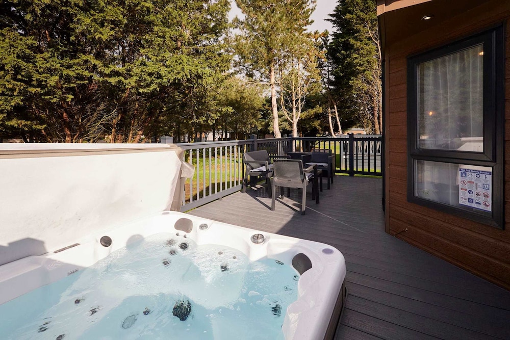Host Stay Pine Lodge