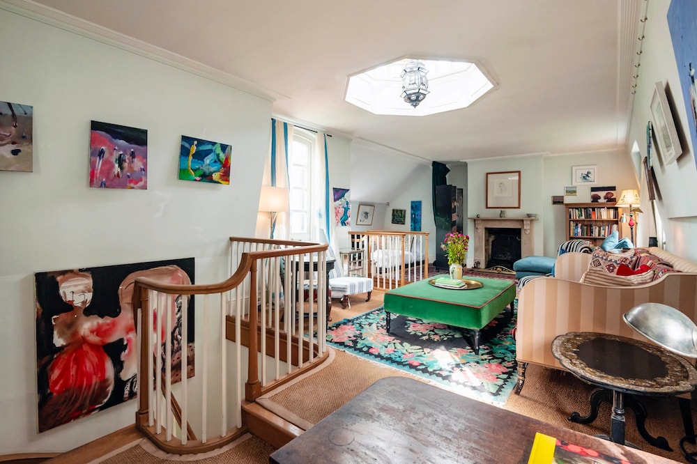 The Kensington Gatehouse - by Out of Office Lifestyle