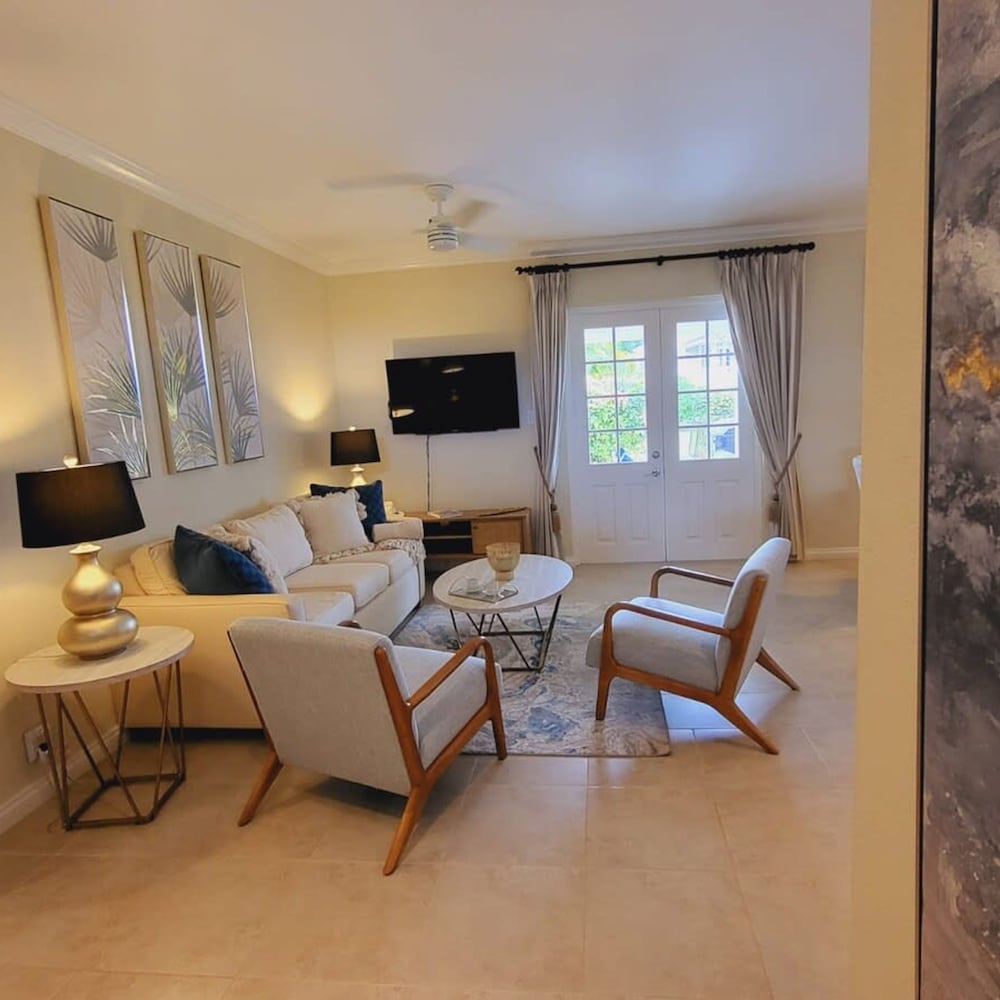 Villa Vuemont - Peaceful 3 Bedroom Villa With Pool