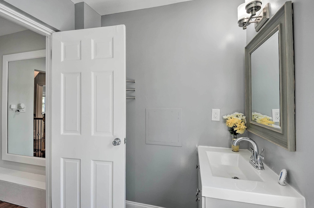 6 Mi to Capitol Hill: Spacious Family Home in DC