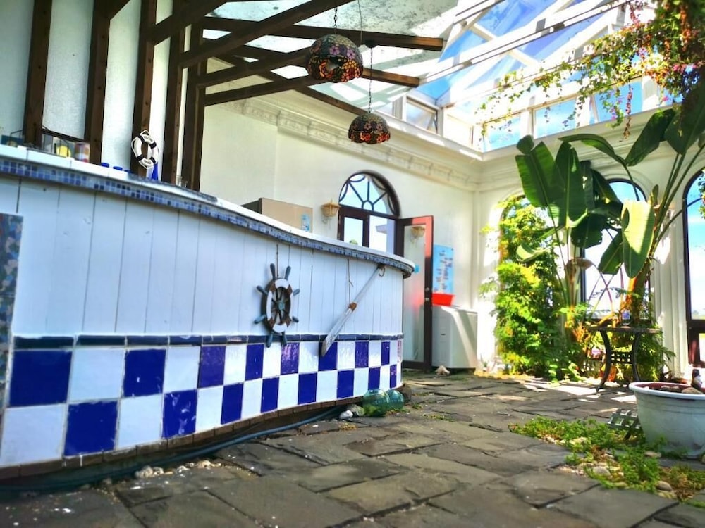 23.5 Blue B & B