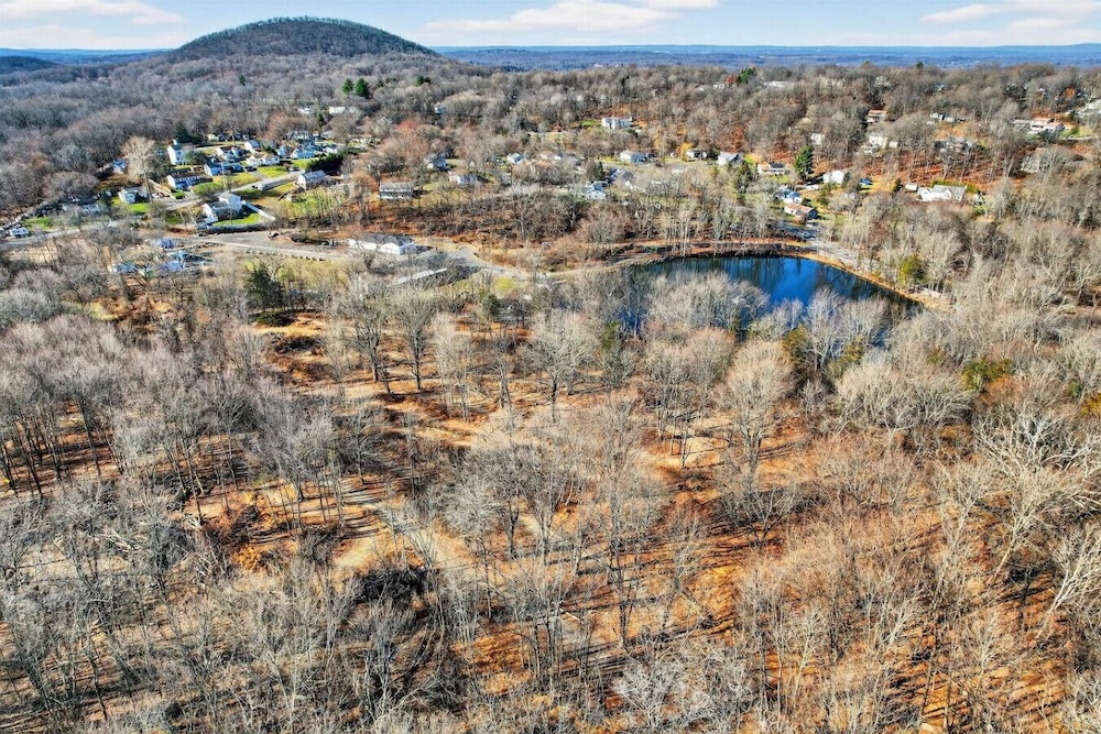 Hidden Lakefront Gem on a Gated Countryside Escape