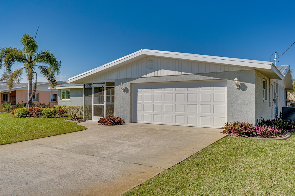 Englewood Vacation Rental ~ 2 Mi to Beach! view 5