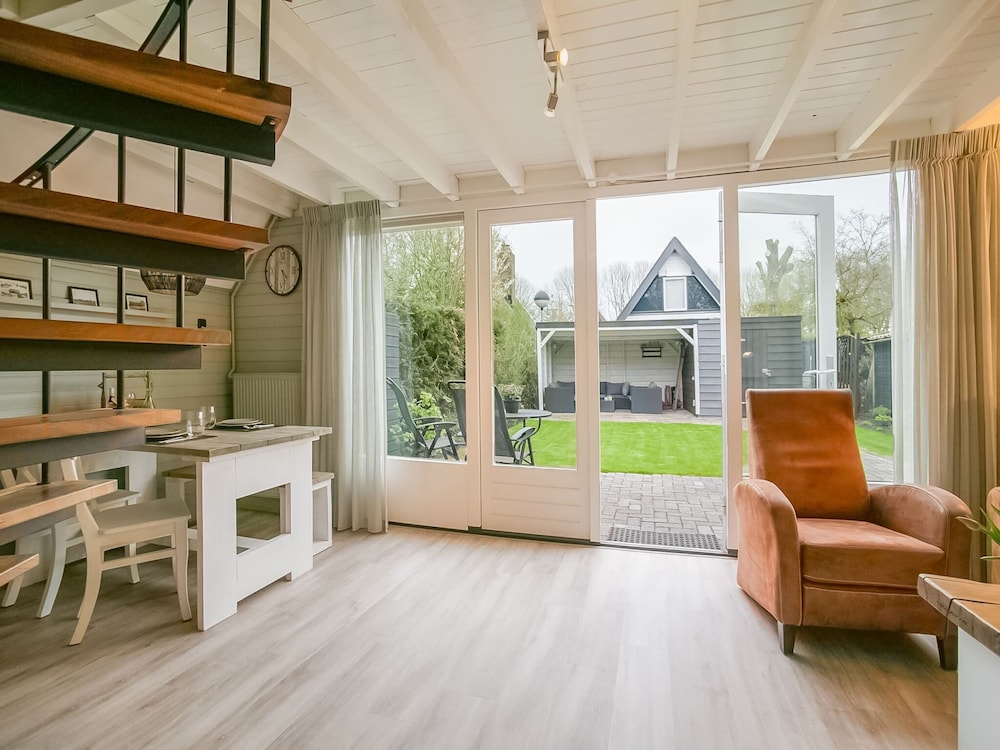 Peaceful Holiday Home in Tuitjenhorn view 5