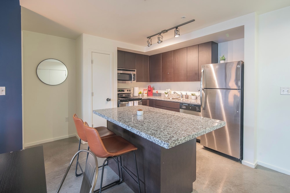 ROVE LIVING/KL - Roosevelt Point