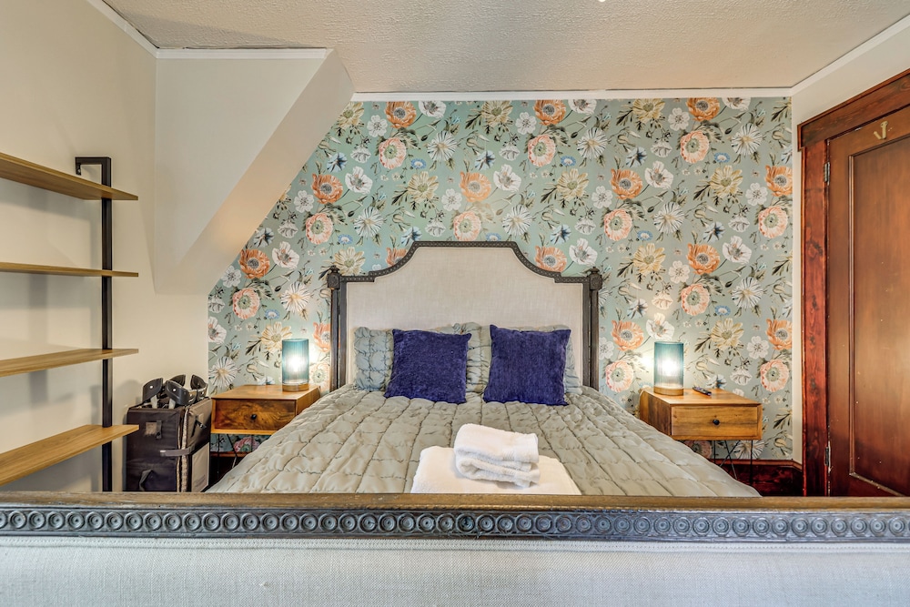 Easy Train Access to Nyc! Elegant Family Retreat