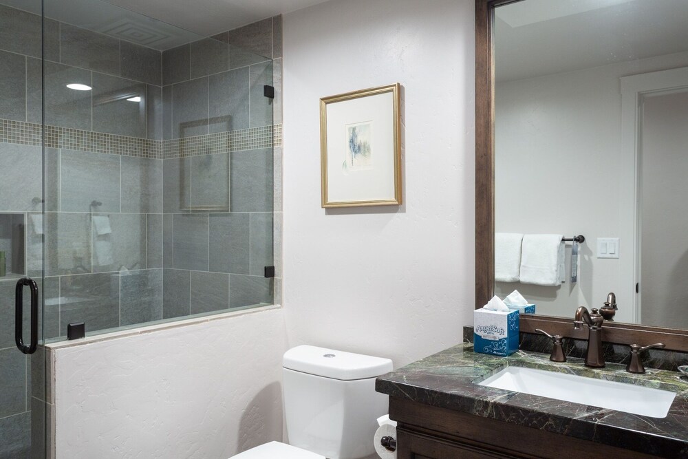Trail's End Lodge at Deer Valley Resort - Three Bedroom Residence with Den and Spa #302 3 Condo