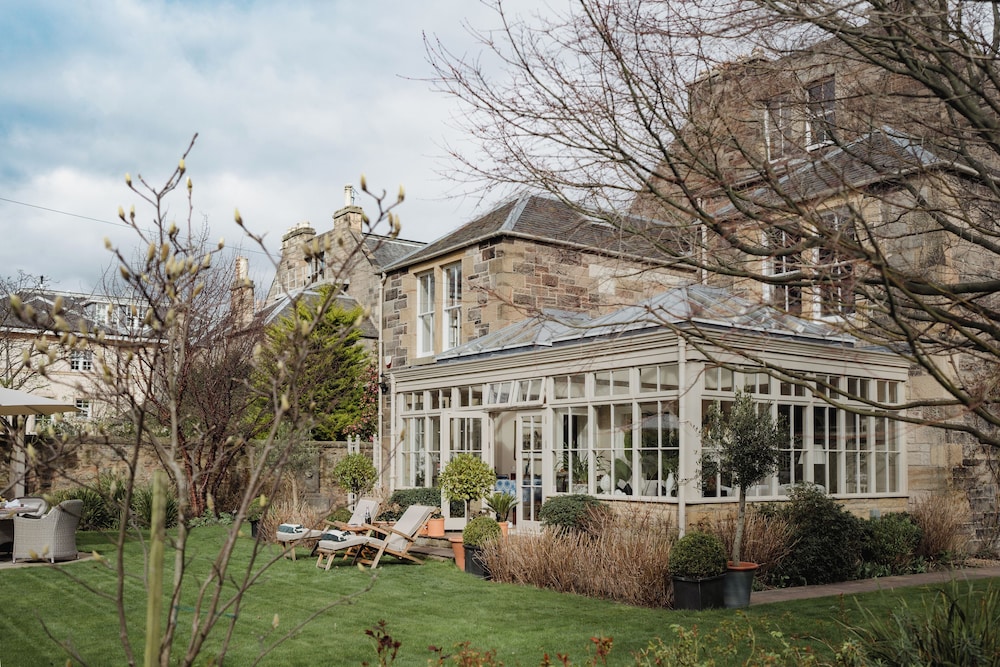 Private and Prestigious Luxury Home