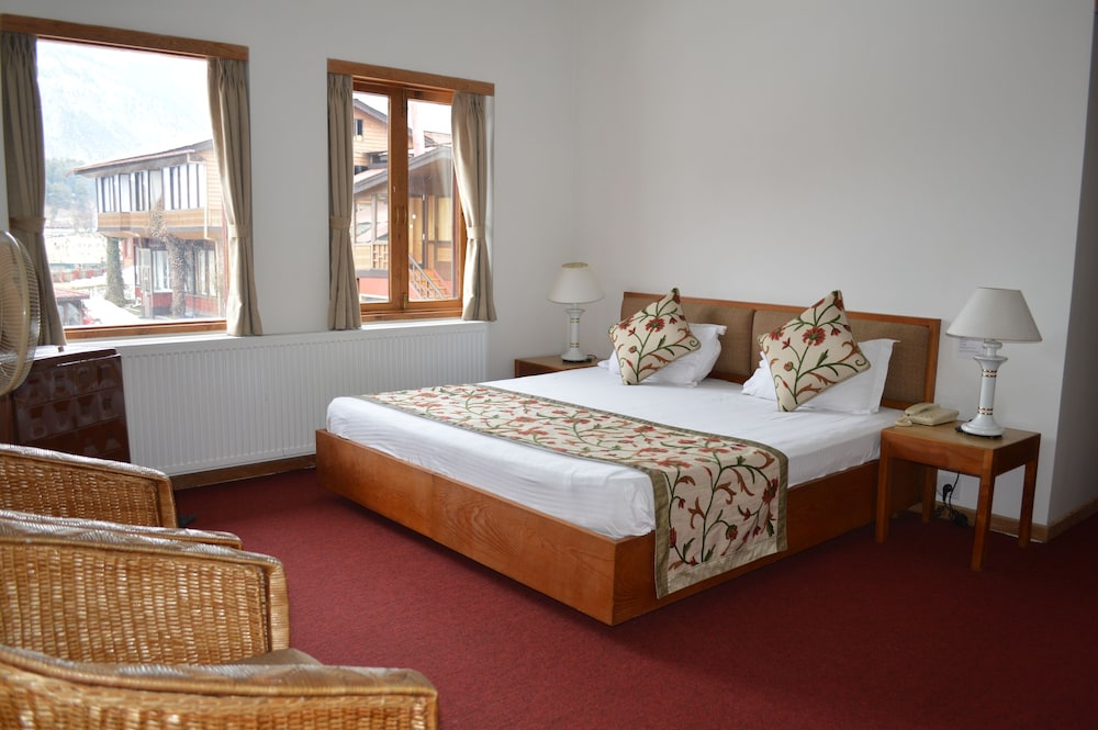 Pahalgam hotel