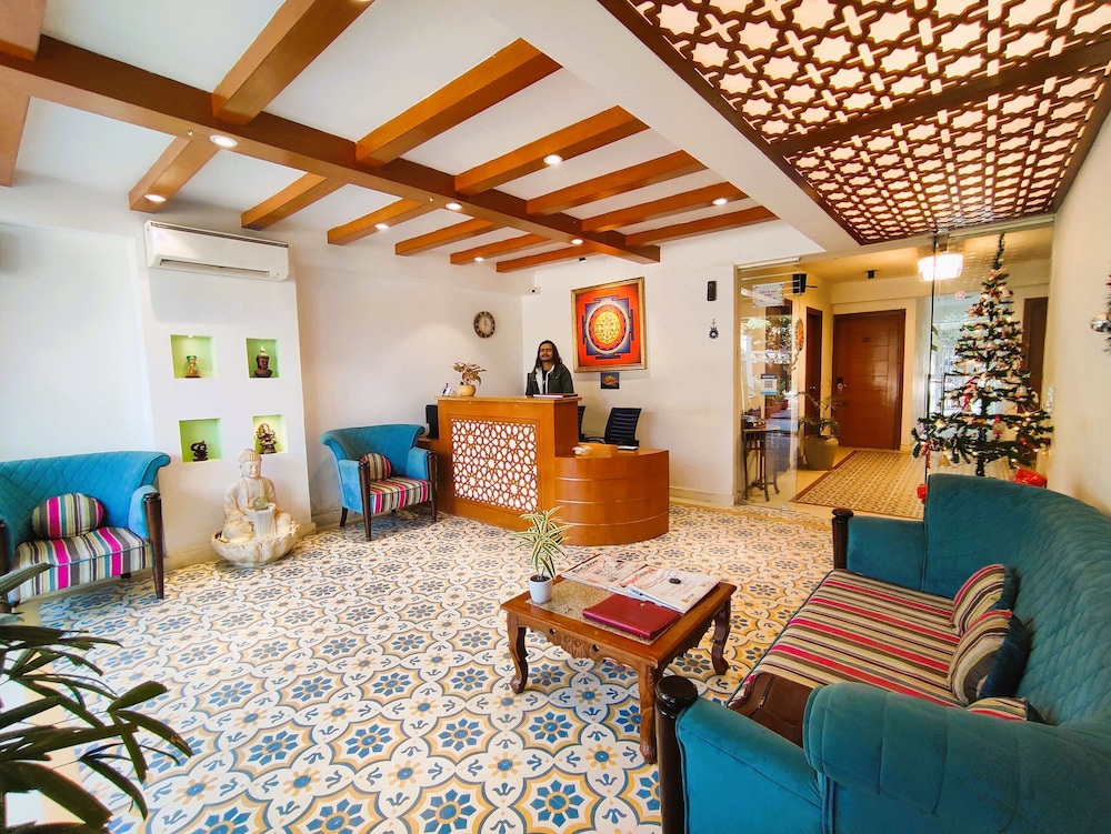The Angel Hotel And Suites