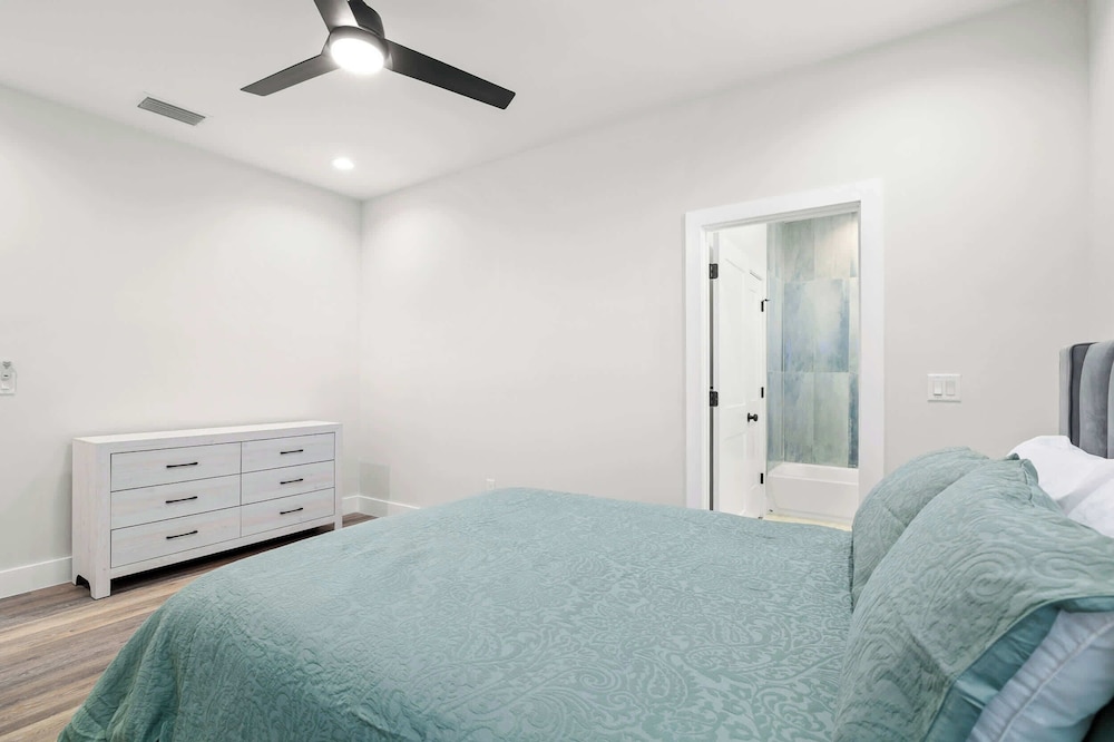 New Build in Old West 3 Bed, 2 Bath Family Rental