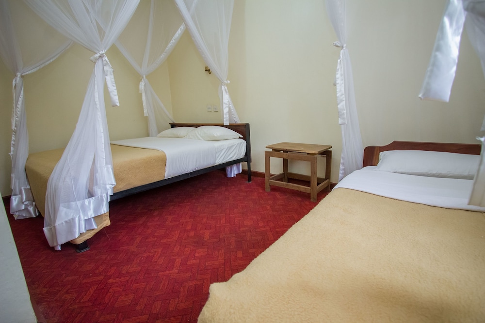 Emirina Travel Hotel