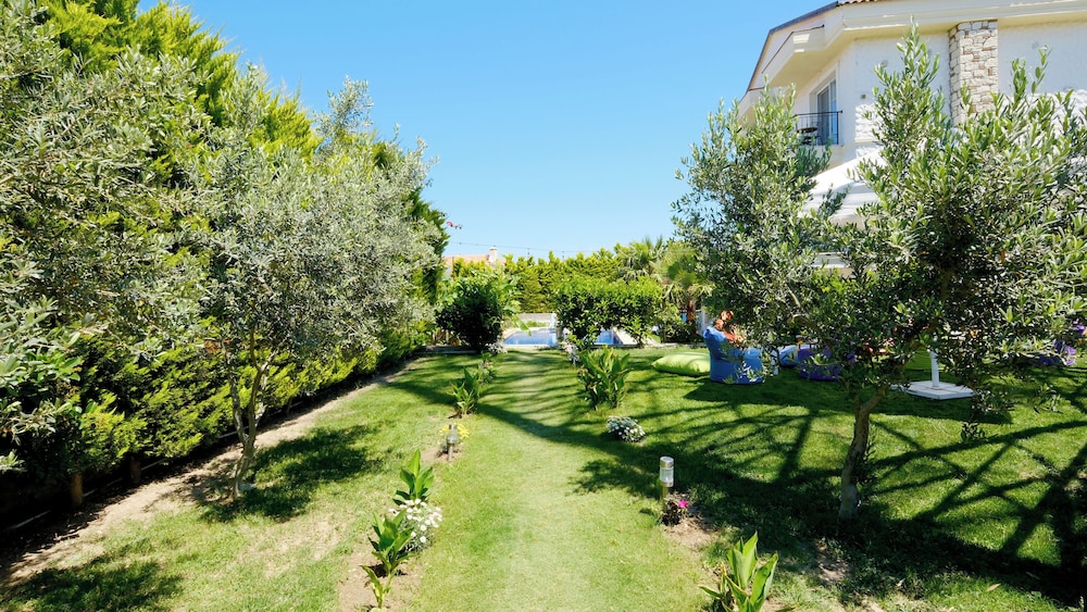 Lavinia Garden Alaçatı - Image 46