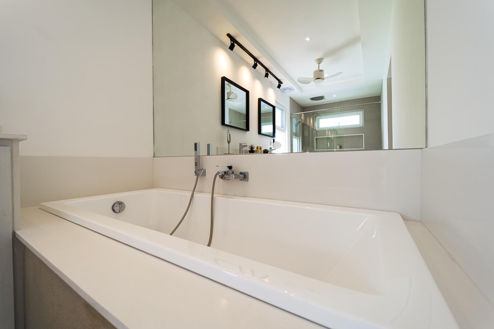 New Modern 3 Bedroom Pool Villa MB3