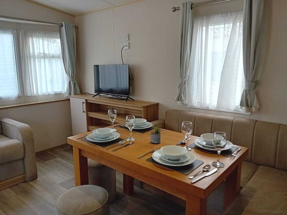 Golden Sands Plot A5 Bed Caravan