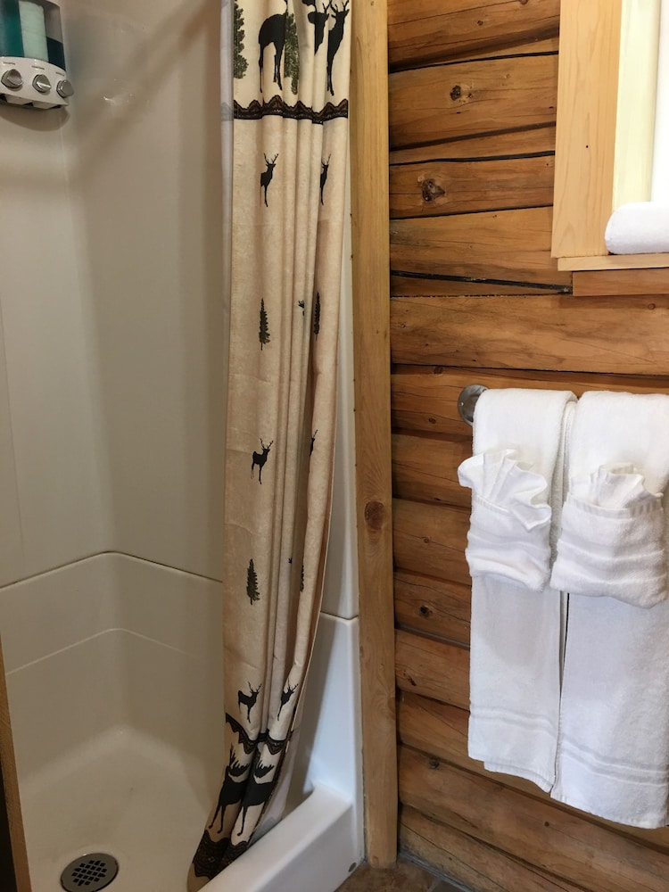 Caribou Cabins