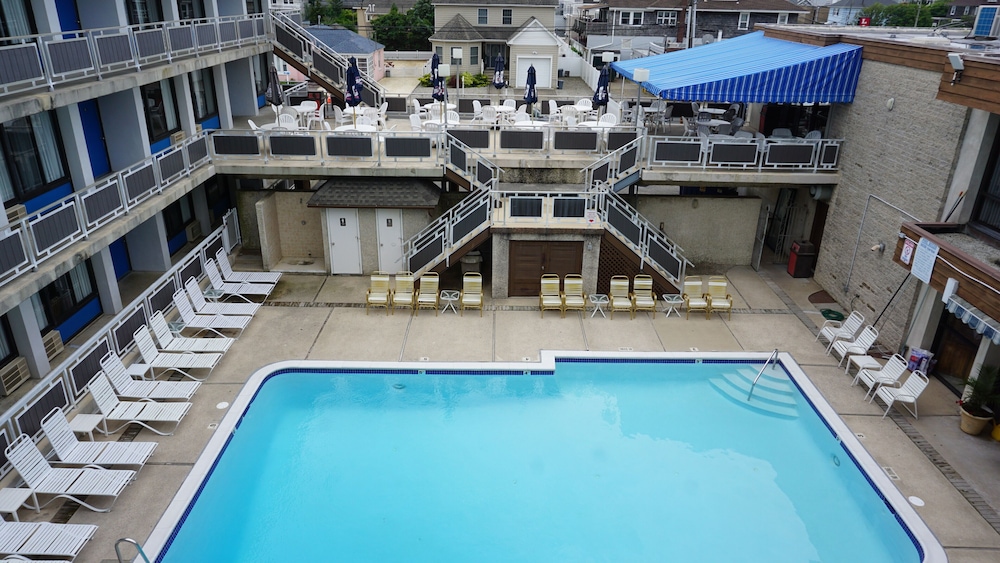 Windjammer Motor Inn